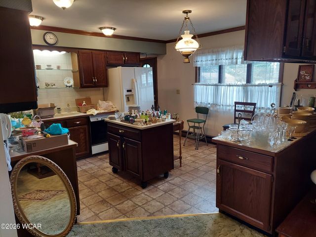 615 W Lima Avenue, Ada, OH 45810