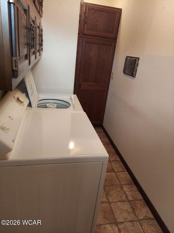 615 W Lima Avenue, Ada, OH 45810