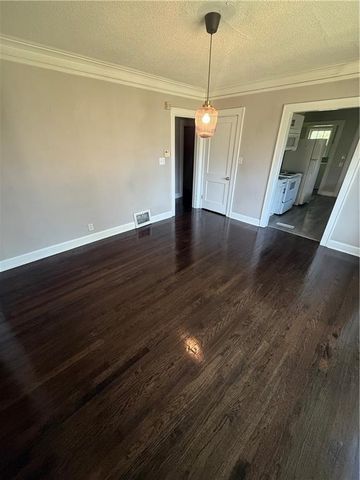 4915 Olive Street, Kansas City, MO 64130