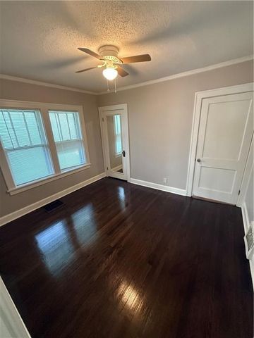 4915 Olive Street, Kansas City, MO 64130