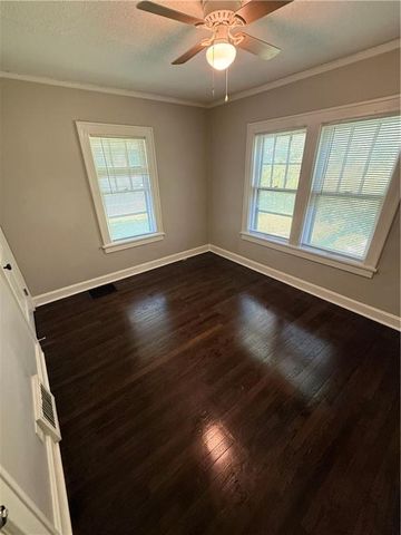 4915 Olive Street, Kansas City, MO 64130