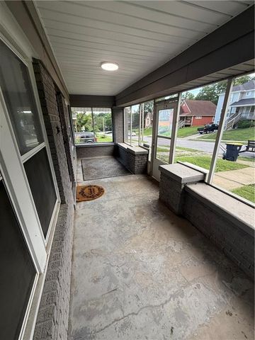 4915 Olive Street, Kansas City, MO 64130