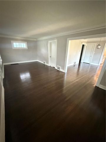 4915 Olive Street, Kansas City, MO 64130