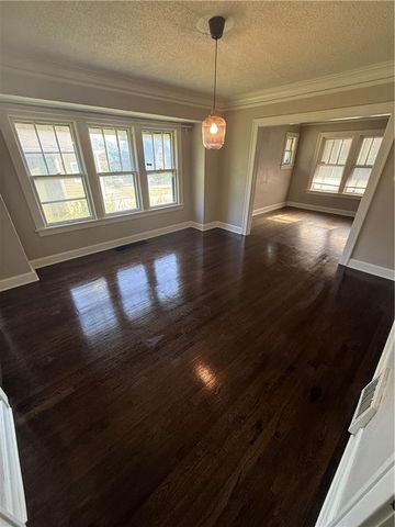 4915 Olive Street, Kansas City, MO 64130