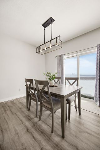 2411 Bluegrass St, Marion, IA 52302