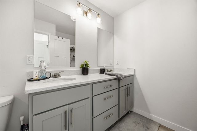 2411 Bluegrass St, Marion, IA 52302