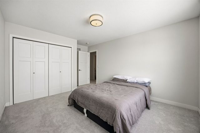 2411 Bluegrass St, Marion, IA 52302