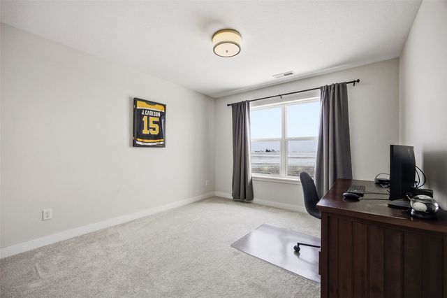 2411 Bluegrass St, Marion, IA 52302