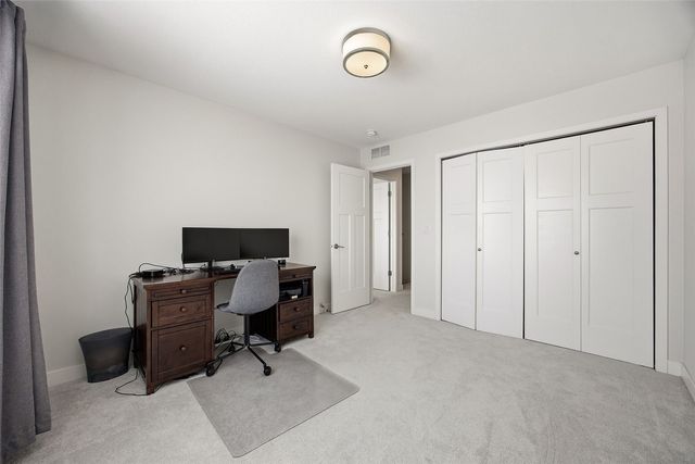 2411 Bluegrass St, Marion, IA 52302