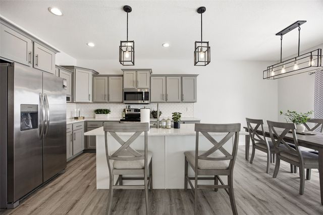 2411 Bluegrass St, Marion, IA 52302