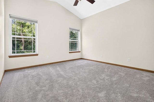 1717 OAK HOLLOW LANE, Neenah, WI 54956