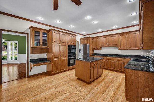 6414 N JAMESTOWN Road, Peoria, IL 61615