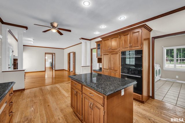 6414 N JAMESTOWN Road, Peoria, IL 61615