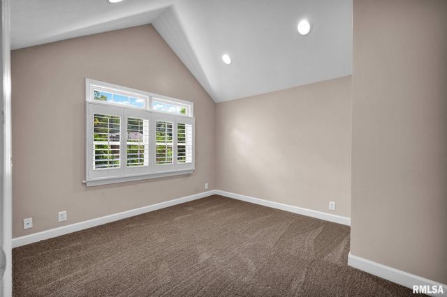6414 N JAMESTOWN Road, Peoria, IL 61615