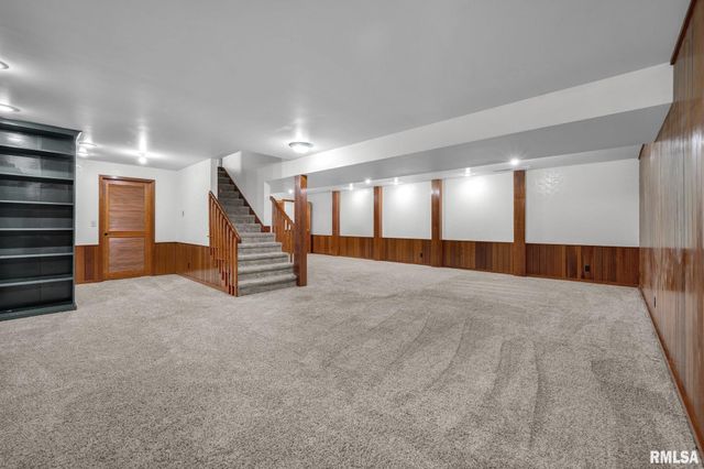 6414 N JAMESTOWN Road, Peoria, IL 61615