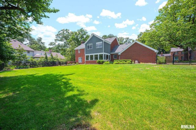 6414 N JAMESTOWN Road, Peoria, IL 61615