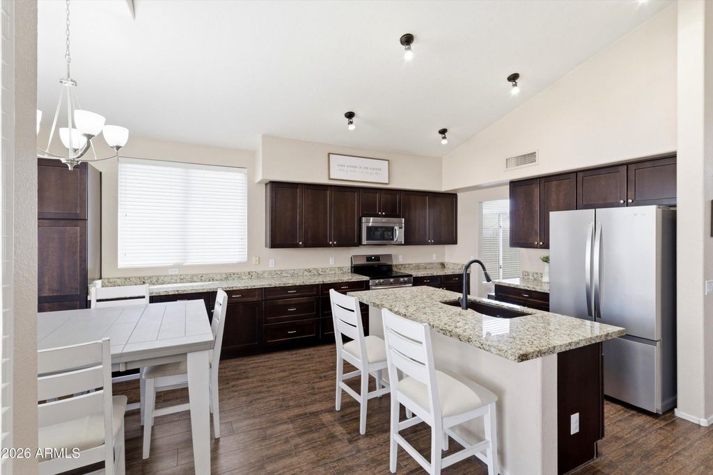 Image 10 of property listing at 22811 N 74TH Lane, Glendale, AZ 85310