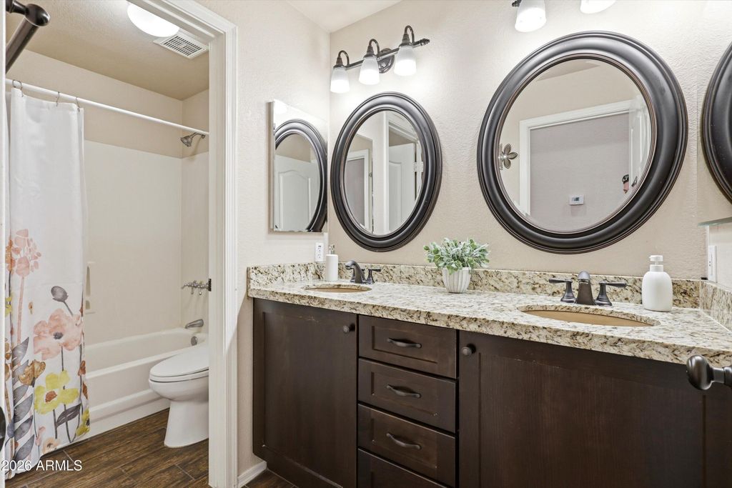 Image 19 of property listing at 22811 N 74TH Lane, Glendale, AZ 85310