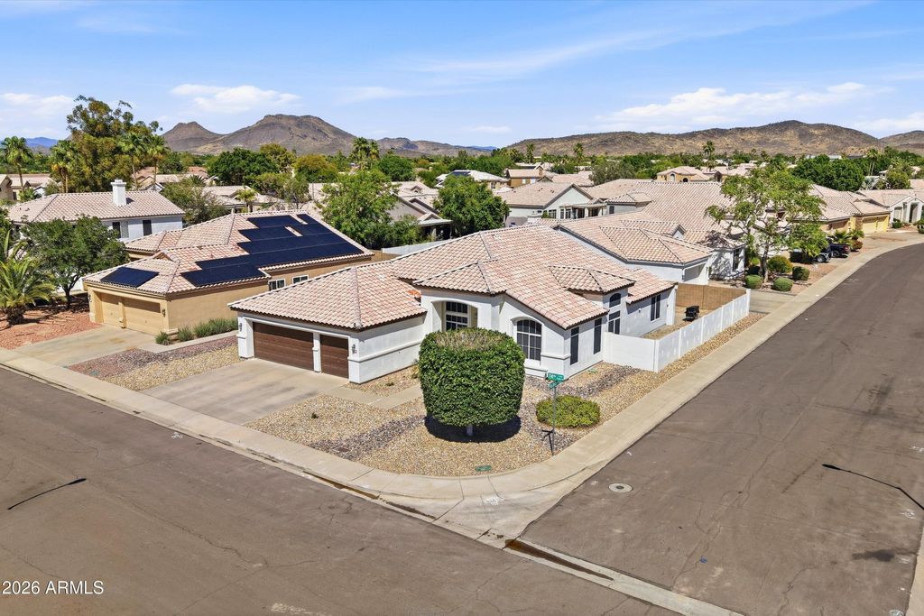 Image 27 of property listing at 22811 N 74TH Lane, Glendale, AZ 85310