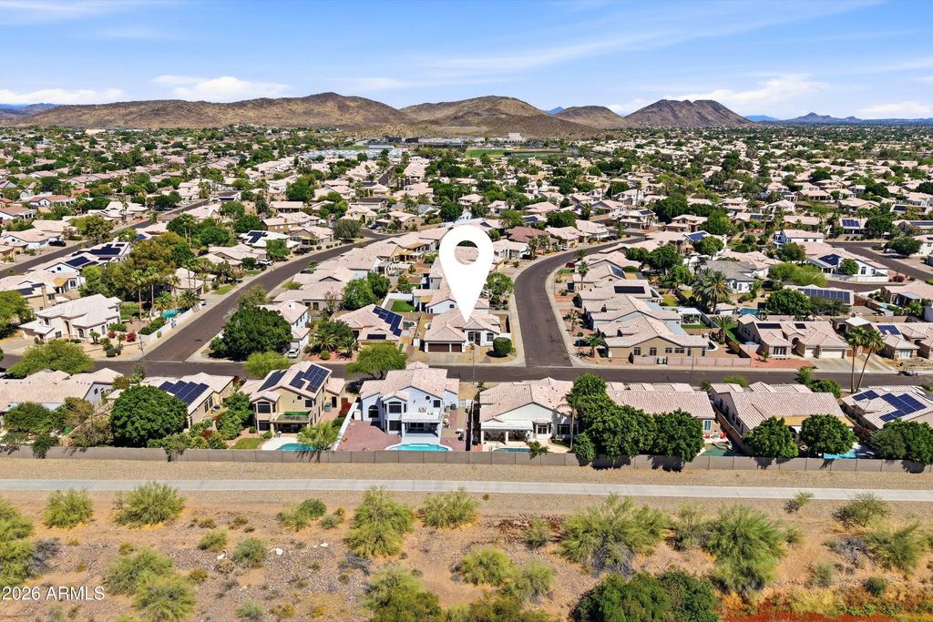 Image 28 of property listing at 22811 N 74TH Lane, Glendale, AZ 85310