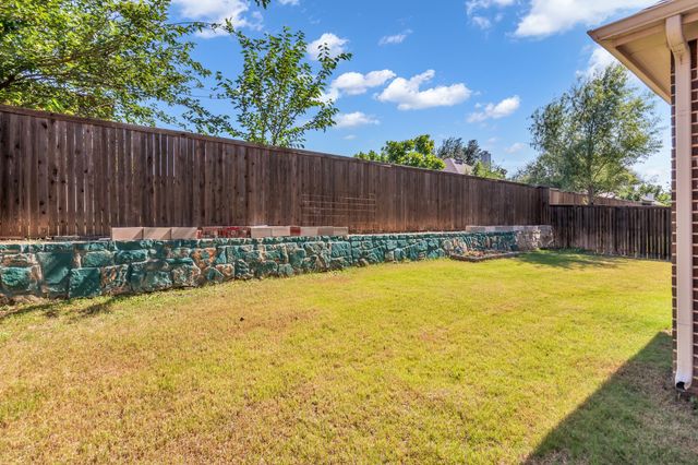5816 Hickoryhill Road, Watauga, TX 76148