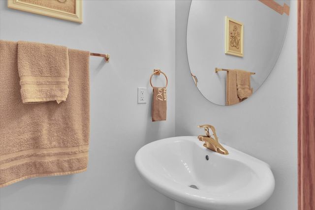 623 SOUTHTOWNE Drive 623, Belvidere, IL 61008