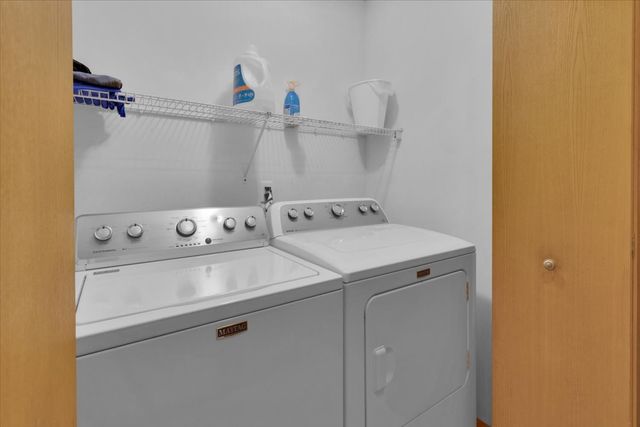 623 SOUTHTOWNE Drive 623, Belvidere, IL 61008