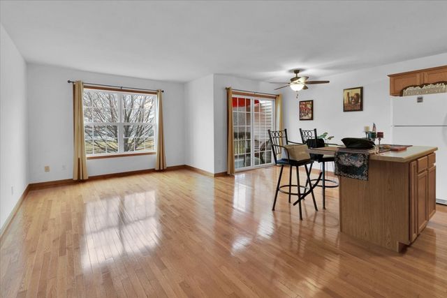 623 SOUTHTOWNE Drive 623, Belvidere, IL 61008