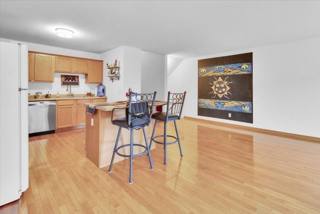 623 SOUTHTOWNE Drive 623, Belvidere, IL 61008