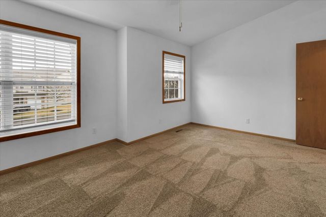 623 SOUTHTOWNE Drive 623, Belvidere, IL 61008