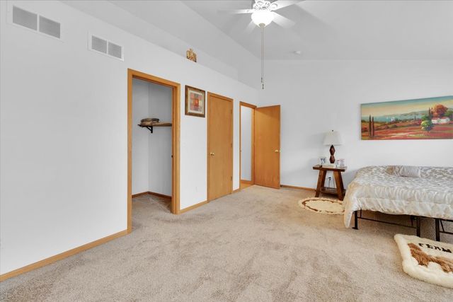 623 SOUTHTOWNE Drive 623, Belvidere, IL 61008