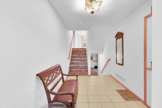 623 SOUTHTOWNE Drive 623, Belvidere, IL 61008