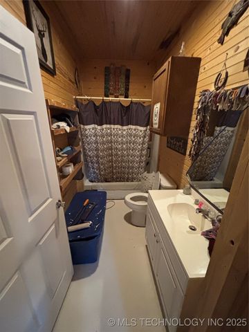 526 SW 2nd Street, Adair, OK 74330