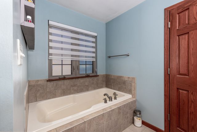 1239 Tower Drive, Ottawa, IL 61350