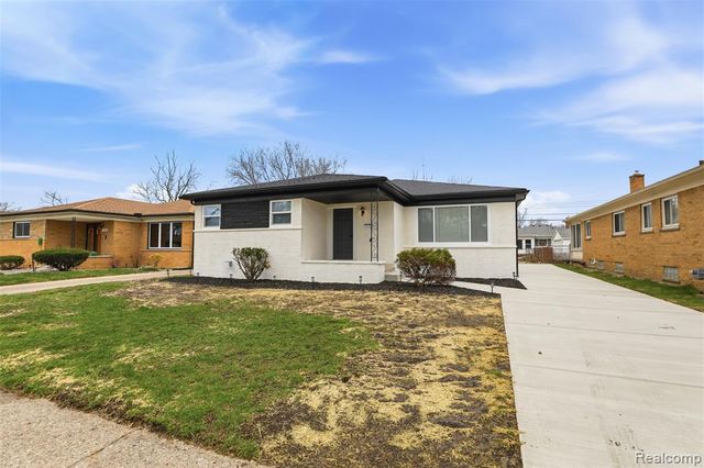 15230 Oakwood Drive, Oak Park, MI 48237