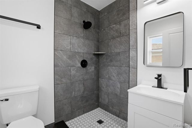 15230 Oakwood Drive, Oak Park, MI 48237