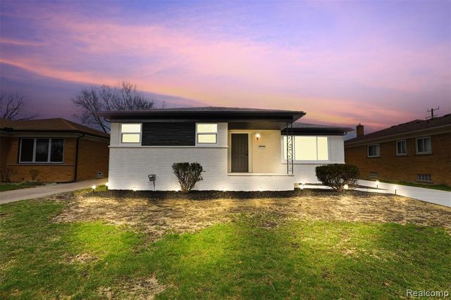 15230 Oakwood Drive, Oak Park, MI 48237