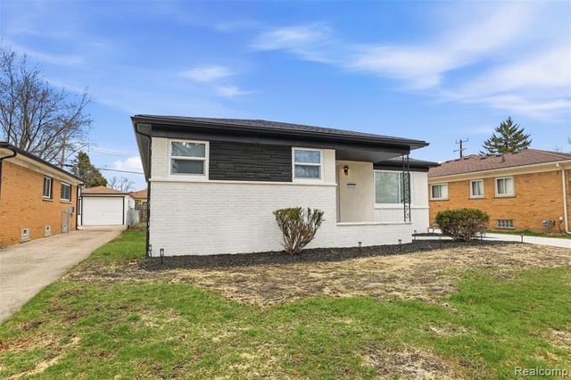 15230 Oakwood Drive, Oak Park, MI 48237