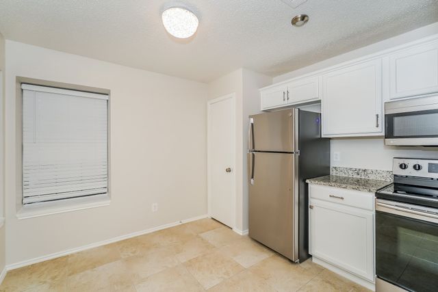 1334 Cedar Ridge Drive, Lewisville, TX 75067