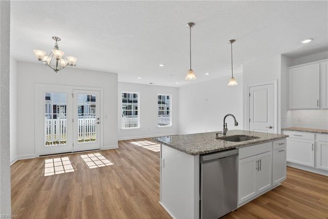 4958 Apricot WAY, Chesapeake, VA 23321