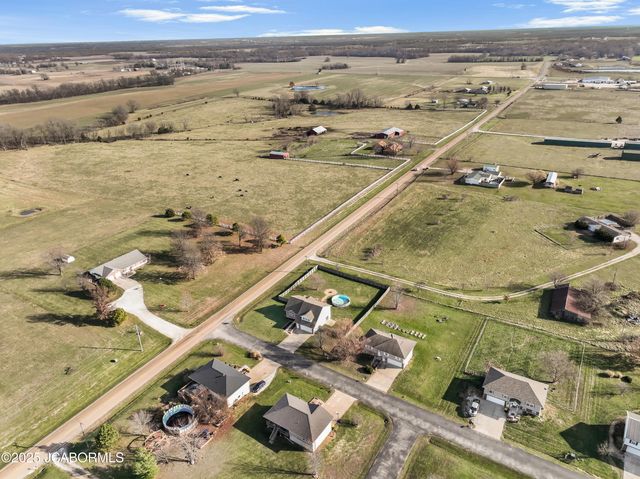 9424 ERIKA LANE, New Bloomfield, MO 65063