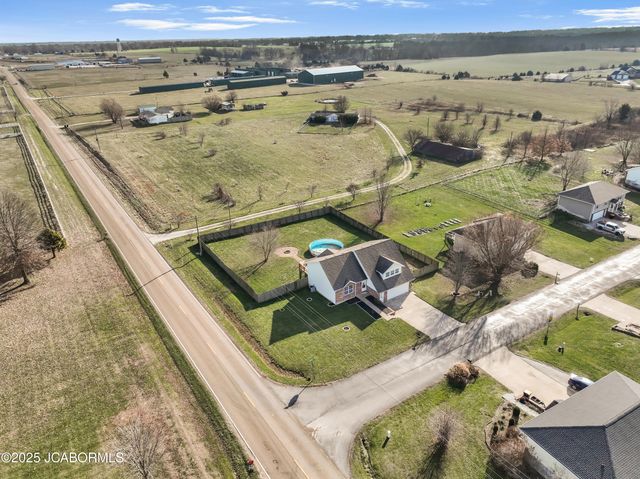 9424 ERIKA LANE, New Bloomfield, MO 65063