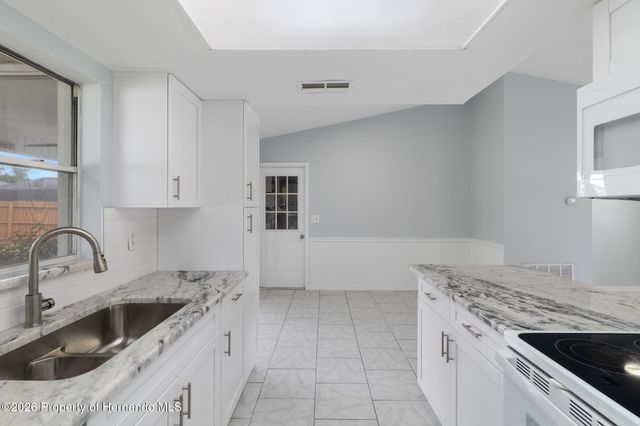 1244 Persian Avenue, Spring Hill, FL 34608