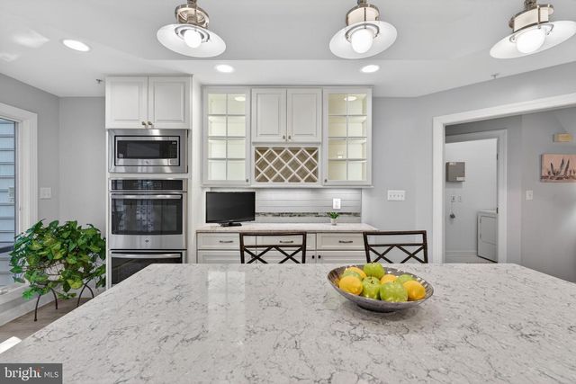 336 COLONY POINT PL, Edgewater, MD 21037