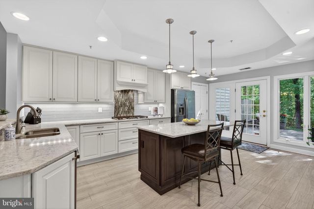 336 COLONY POINT PL, Edgewater, MD 21037