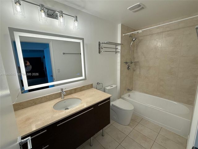 1900 N Bayshore Dr 3507, Miami, FL 33132