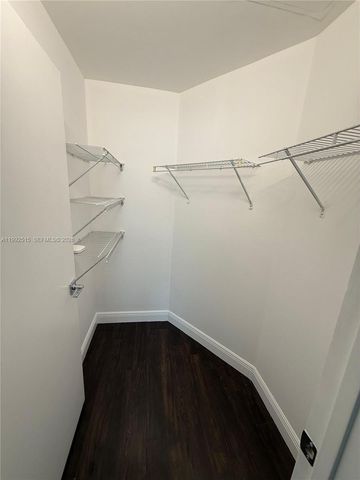 1900 N Bayshore Dr 3507, Miami, FL 33132