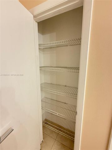 1900 N Bayshore Dr 3507, Miami, FL 33132