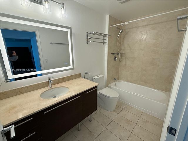 1900 N Bayshore Dr 3507, Miami, FL 33132