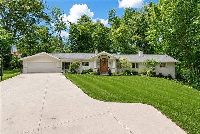 1912 Sunset Court, Saint Joseph, MI 49085